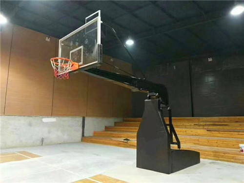 成都篮球架：安装室内场馆超高端电动液压篮球架步骤