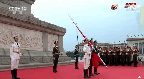 破防了!“中国式玻璃门把手模型浪漫”刷屏,你在哪个瞬间图1