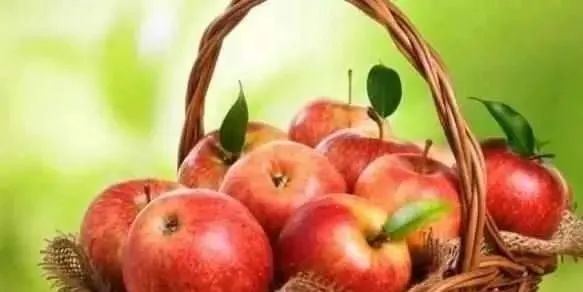 心理测试:4个苹果,哪个会很甜?测出你还要穷多久?
