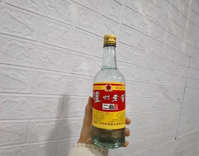 浓香龙头品牌竟有“酒精酒”!十几块一瓶,销量巨大,你在喝