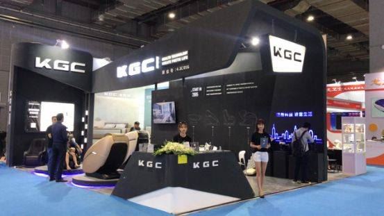 KGC卡杰诗按摩椅亮相体博会 KGC暮光大漠金成按摩展区最图1