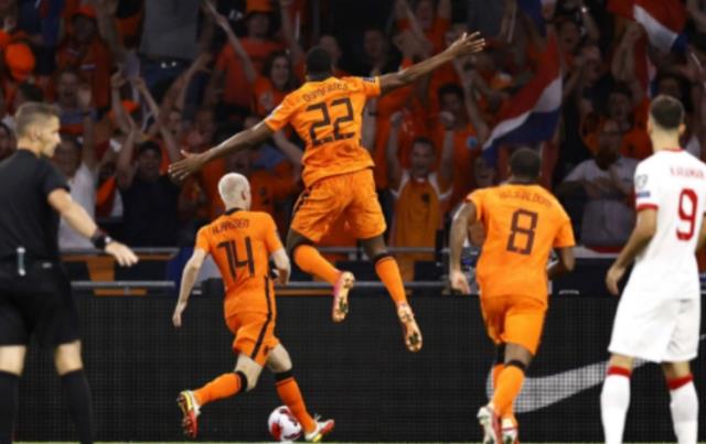 荷兰国家足球队队服(欧洲杯荷兰足球队服)