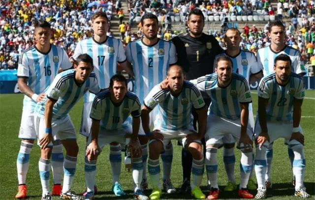 梅西阿根廷几号球衣(梅西在阿根廷穿过几号球衣)图1