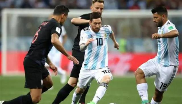 阿根廷次轮形势：输球则出局(02阿根廷小组出局)