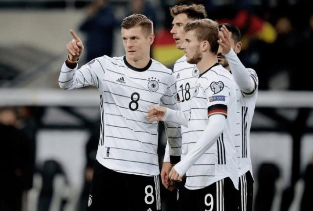 德国国家队足球世界杯成绩(德国队世界杯战绩) 图