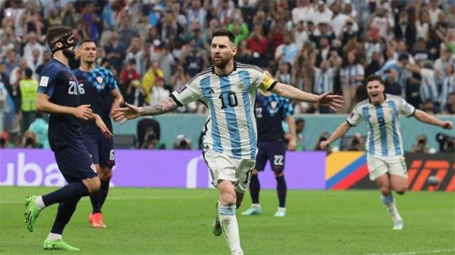 梅西圆梦卡塔尔，阿根廷队战胜法国队成功夺冠(阿根廷夺冠图1
