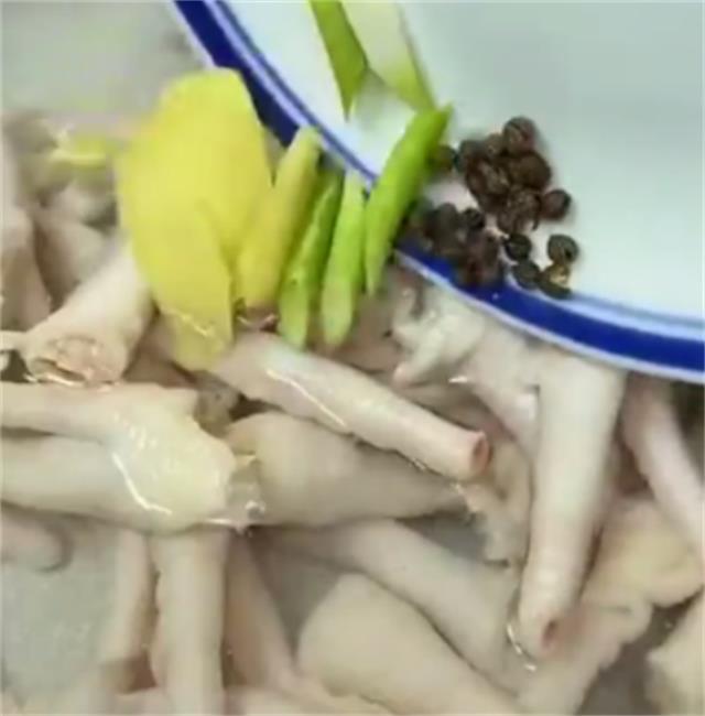 在家如何制作泡椒鸡爪