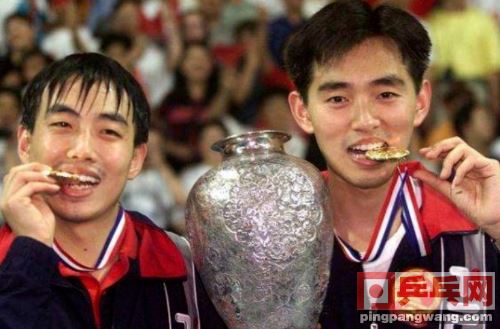 27年后再看天津世乒赛：蔡振华和中国男乒，真是太不容易