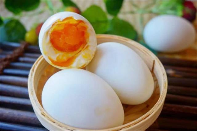 咸蛋为何多用鸭蛋去制作呢？