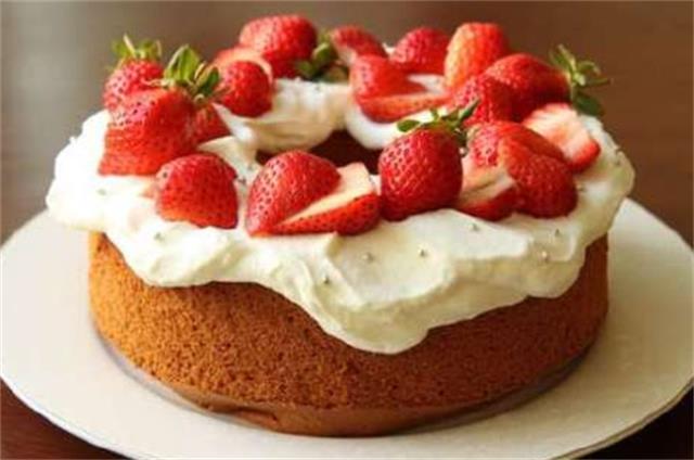美味的草莓蛋糕这样制作(今天教大家做草莓蛋糕)