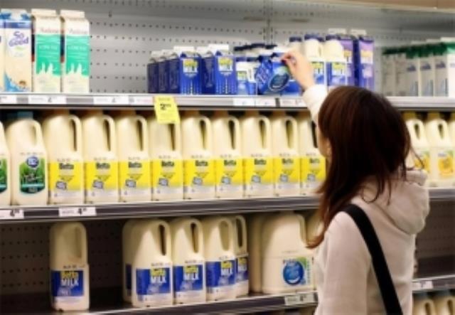 四招选购安全牛奶饮品